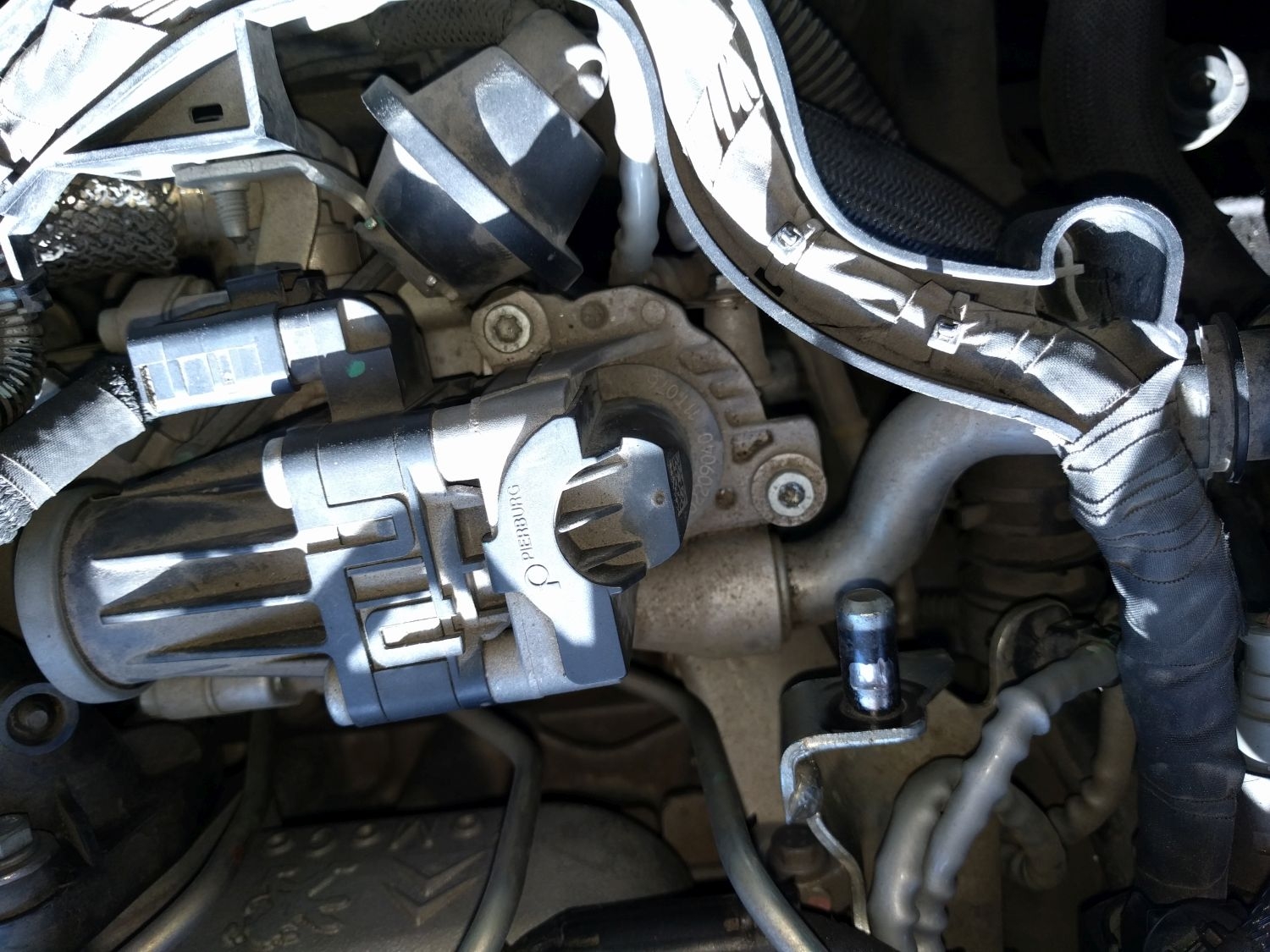 Peugeot 508 1.6 Hdi 2011 - Potrzebuję Schemat Wymiany Czujnika Ciśnienia Paliwa
