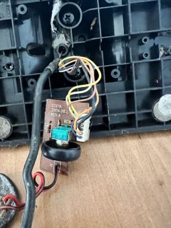 Tracer TRG 2S 900 C3 - wtyczka 8 DIN, jak podłączyć