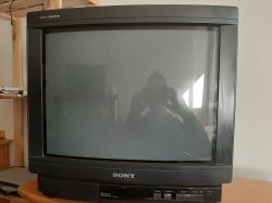 Podłączenie dekodera oraz kabla antenowego TV do starego Telewizora.