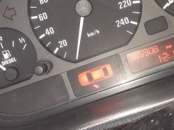 E46: Lampka drzwi kierowcy oraz zamek centralny - przyczyny i rozwiązania