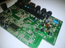 Grundig 3F web sp - Kondensator podtrzymujący pamięć stacji radiowych