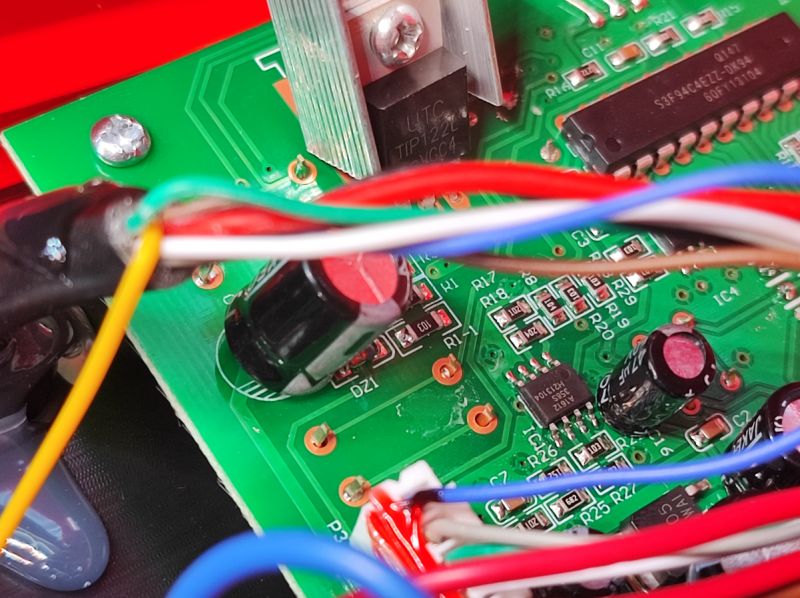 Interior of Yato YT-82457 Soldering Station Close-up of the interior of a Yato YT-82457 soldering station with visible electronic components