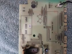 Płytka drukowana PCB z oznaczeniami i komponentami elektronicznymi