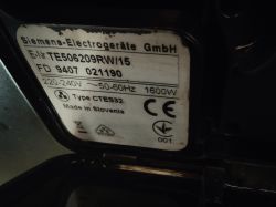 Tabliczka znamionowa ekspresu do kawy Siemens EQ5 Macchiato.
