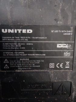 Label on a UNITED 32 LED TV casing with power specs and compliance marks, including CE and RoHS