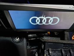 Chińskie radio Android do Audi Q7 - brak uruchomienia