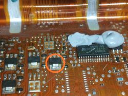 Jeep WJ 2000r 4.0 - Prośba o identyfikację elementu w sterowniku silnika