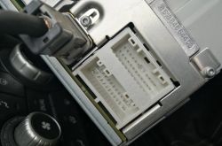 Radio Nissan 25915BH30E (Bosch 7612830076) - Podłączenie wzmacniacza i subwoofera