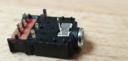 Złącze jack 3.5mm z wyłącznikiem izolowanym
