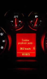 Opel Astra J 2011 - Jak dodać komputer pokładowy do wyświetlacza?