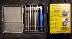 Porównanie zestawów wkrętaków na małe bity.