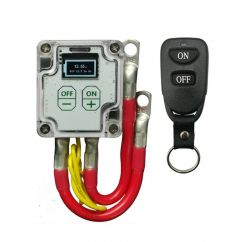 Zimowe ręczne wspomaganie akumulatora samochodowego.