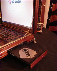 Laptop w stylu steampunk - ciekawa obudowa