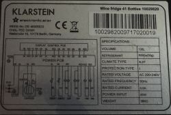 Tabliczka znamionowa chłodziarki Klarstein z danymi technicznymi i schematem połączeń PCB