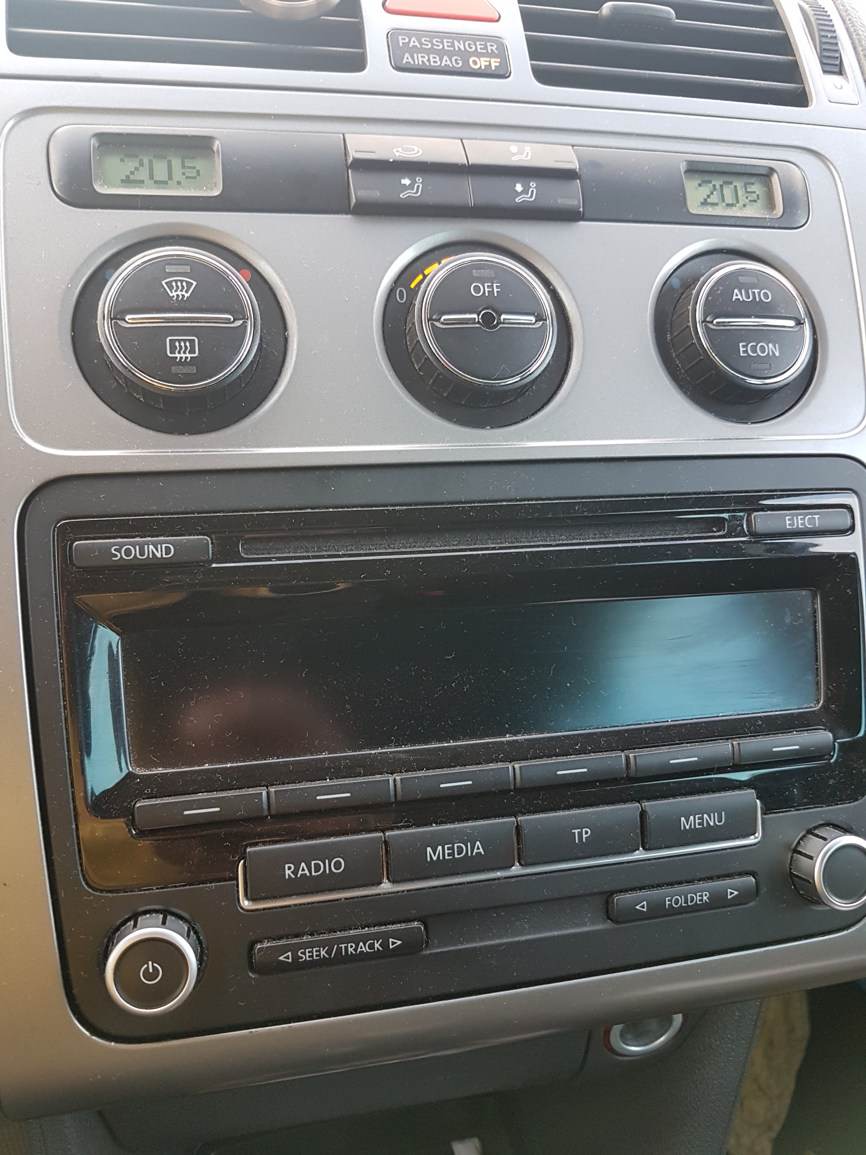 VW Touran Radio rozładowuje akumulator. elektroda.pl