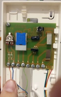 Unifon Wekta TK6/Laskomex LF-3 - Podłączenie przez kondensator elektrolityczny Unifon Wekta TK6/Laskomex LF-3 - Podłączenie przez kondensator elektrolityczny