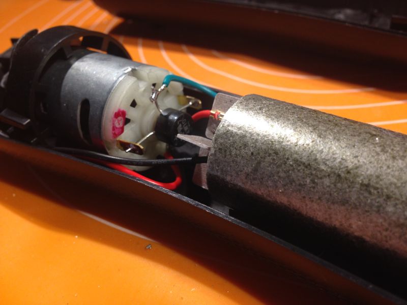 Zastosowanie Gorącej Wiatrówki do obkurczania koszulek termokurczliwych ;)