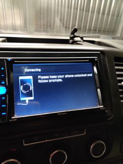 Jak aktywować Screen Mirroring w Pioneer MVH-A210BT?
