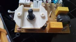 Płytka elektroniczna z przełącznikiem w mikserze planetarnym