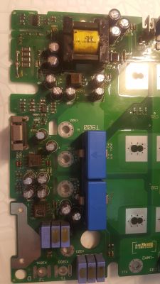 Falownik Lenze EVS 9328 es niesprawny zasilacz -płyta mocy