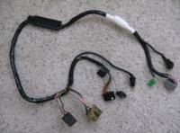 Volvo V70: Kto wykona wiązkę do radia SC901 i wzmacniacza 9496557/9452029?