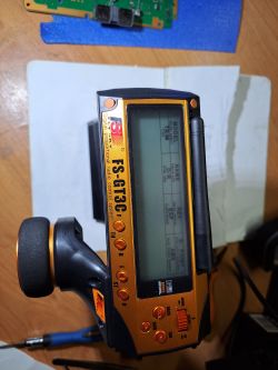 Podłączenie serw do baterii i odbiornika w samochodzie RC 50cc - sterowanie Fly Sky FS-GT3C Podłączenie serw do baterii i odbiornika w samochodzie RC 50cc - sterowanie Fly Sky FS-GT3C
