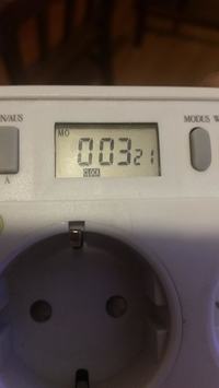 Programator czasowy. Nie które elementy LCD są słabo widoczne.