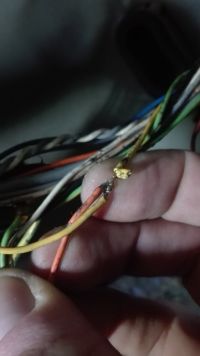 Peugeot 407 2007r. Sedan - Dziwne łączenia przewodów - klapa bag. nie działa