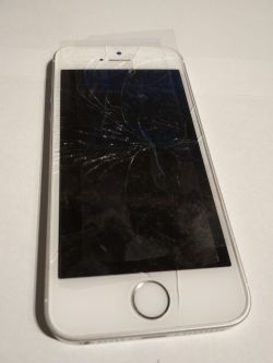 Jak wymienić wyświetlacz w iPhone SE? Jak wymienić wyświetlacz w iPhone SE?