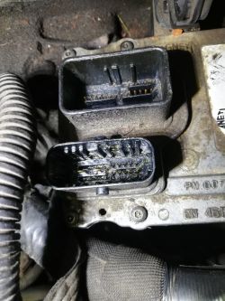 Citroen C4 Picasso 2007 - problem z uruchomieniem, nieznany kluczyk, handbrake faulty, skrzynia MCP