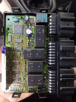 Golf IV 1.6 1998 - Czy miał fabryczny pilot do zamka?