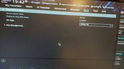 Ekran BIOS pokazujący ustawienia Secure Boot na płycie ASUS Prime B550M-A Wi-Fi II.
