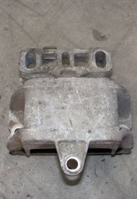 VW Golf 1.9 TDI 2003 - różnice w poduszkach skrzyni biegów, 3 otwory vs inne