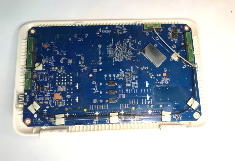 Wnętrze routera ADSL Wi-Fi Telekom Speedport W724V 2013