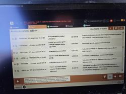 Zrzut ekranu z historią błędów systemu BSI Peugeota Expert na urządzeniu diagnostycznym.