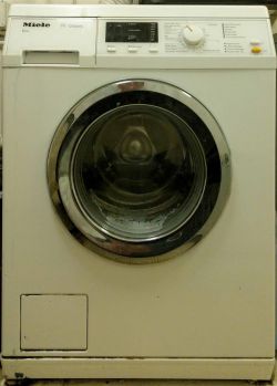 [Rozwiązano] Miele WDA111 Classic Eco - Klucz pod bębnem pralki