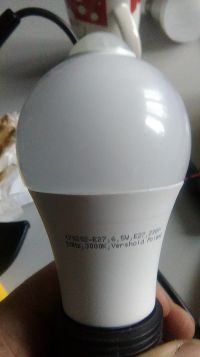 Przeróbka żarówki LED z czujnikiem ruchu ze stałym czasem świecenia na regulowan Przeróbka żarówki LED z czujnikiem ruchu ze stałym czasem świecenia na regulowan