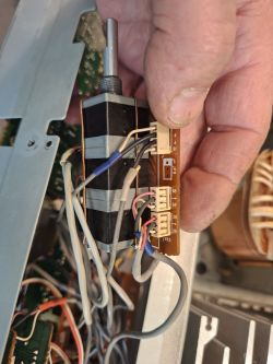 Sansui AU-X711 - trzeszczący potencjometr 4-sekcyjny, czym zastąpić ?