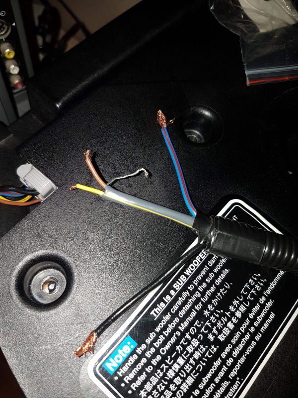 Bose GJ 5A 66 960 z Mazdy 6 nie działa po podłączeniu w domu