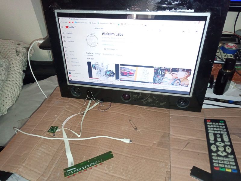 Drugie życie matrycy monitora lub uszkodzonego laptopa