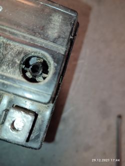 Powerbat 12V 20Ah w ATV - brak wody w akumulatorze, dolewka destylowanej?