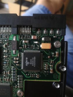 Komputer nie startuje po podłączeniu uszkodzonego dysku - co robić?