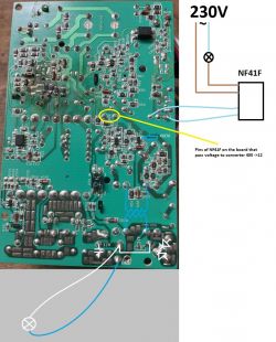 Leiterplatte mit hervorgehobenen Verbindungspfaden zum HF41F-Relais.