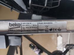 Beko BDIN38523Q - jaka wartość rezystora przy triakach na module?