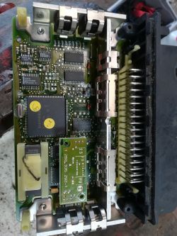 Omega 2.5 v6 - nieregularna praca silnika, zdjęcia sterownika. Czy to wina?