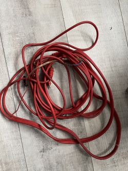 Jak podłączyć w samochodzie 4-kanałowy wzmacniacz?