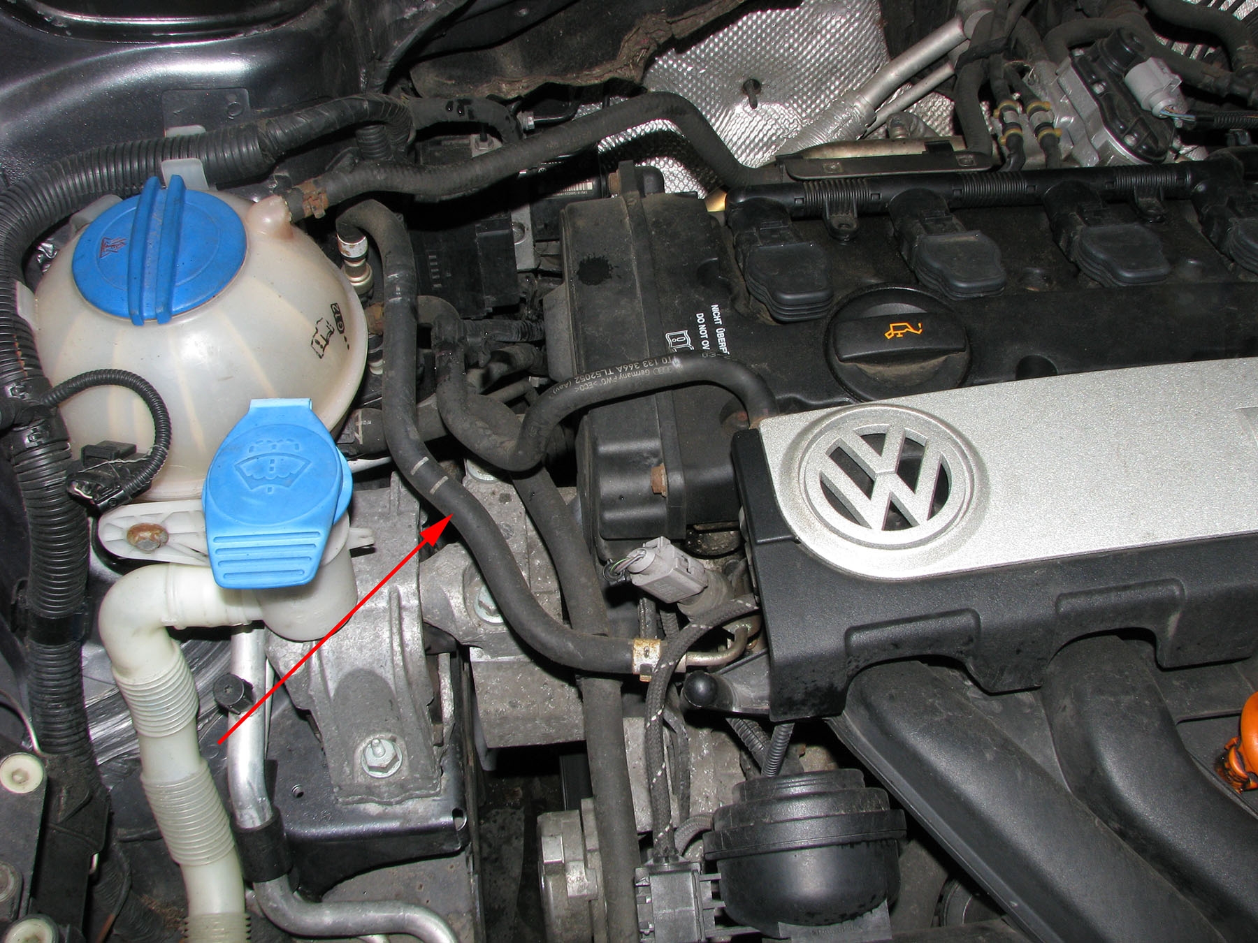 VW Touran 2006 2.0 FSI nieszczelność systemu wlotowego.