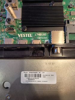 Vestel 17MB185 mainboard and model label VE500QNZB-M1-Z01 inside JVC TV