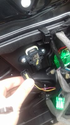 Volvo S60 T5 2015 - Locating B11A0 Left Side Restraints Pressure Sensor
