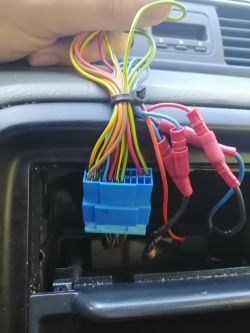 Podłączenie caraudio bez wzmacniacza - jak przywrócić fabryczne ustawienia?